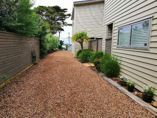 Oneroa Secret Garden Apartments image 9