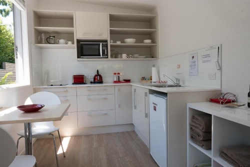 Oneroa Secret Garden Apartments image 6